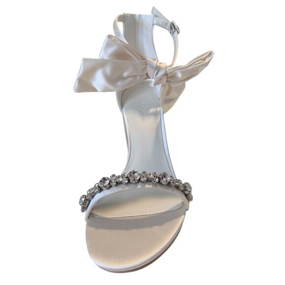 Oleg Cassini Melania Ivory Bow Detail Ankle Buckle Rhinestone Heels Size 7 NIB - Picture 2 of 13